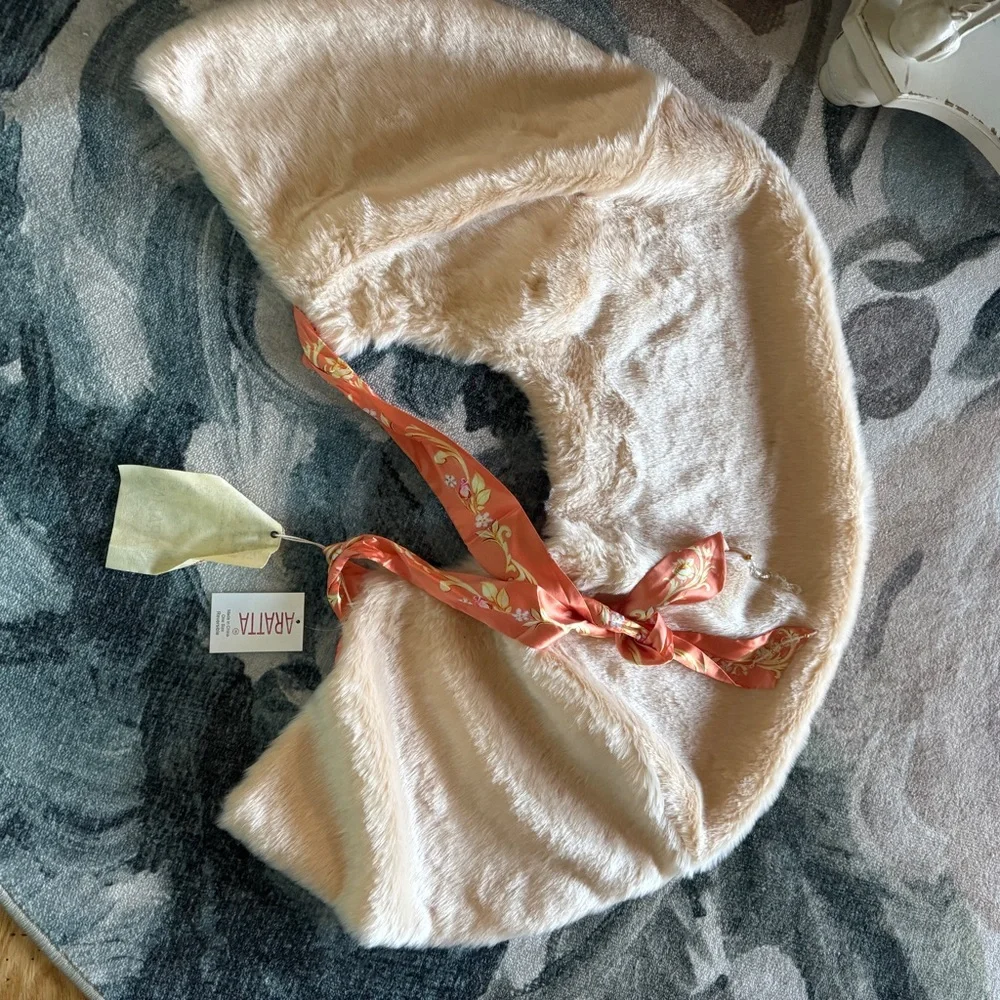 Aratta Floral Faux Fur Capelet with Pink and Cream Accents - Picture 5 of 5